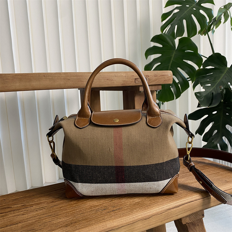 Jute Plaid Checkered Medium-Sized Dumpling-Style Crossbody Shoulder Handbag for Women, Large Capacity, Lightweight, Suitable for Commuting, Fall 2024