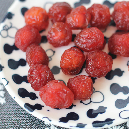 Dried cherries