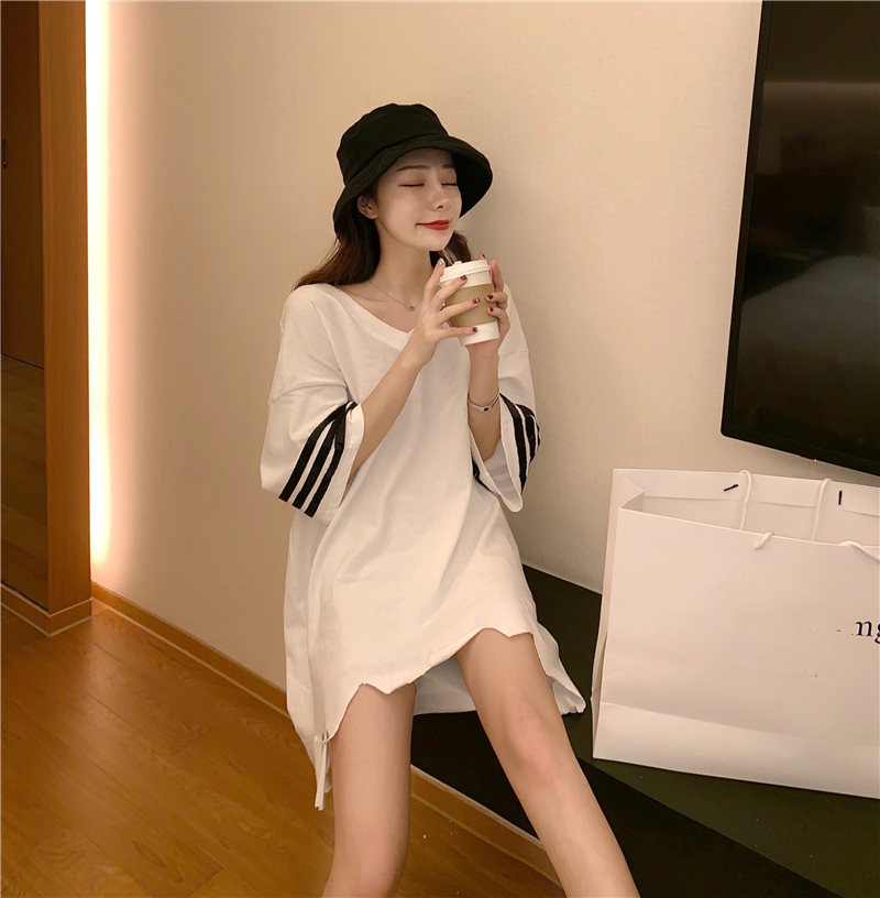 VK旗艦店 韓系大V領不規則下擺剪破短袖洋裝