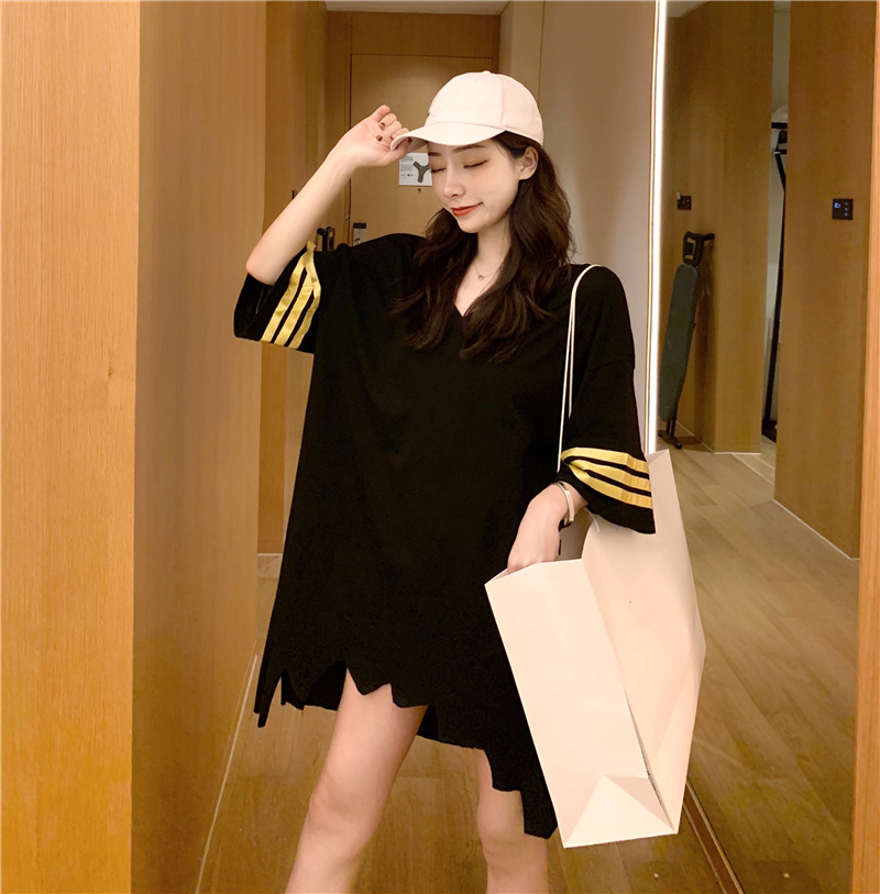 VK旗艦店 韓系大V領不規則下擺剪破短袖洋裝