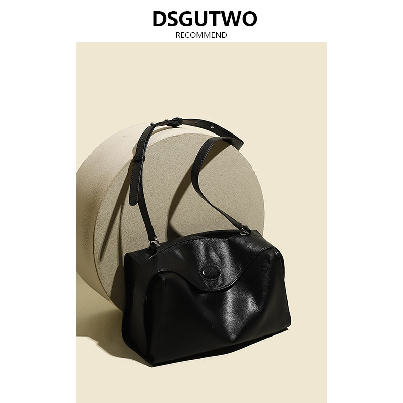 AJ MECICA senior feel Boston bag lady 2023 new slanted satchel pillow bag pet backpack-Taobao