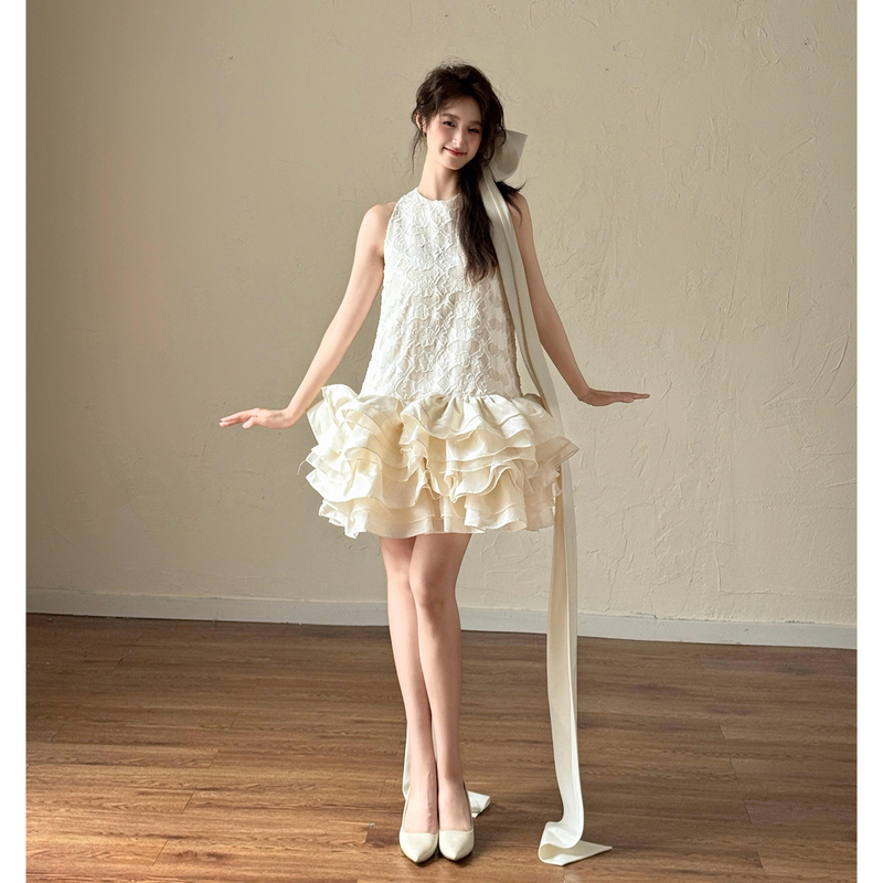 Morning Robe for Female Brides, Engagement and Wedding Dresses, Light Wedding Gowns, Playful and Cute Short Dresses for Birthday Parties