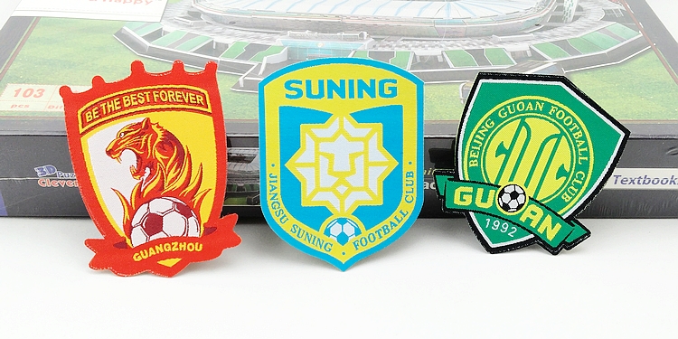 Người hâm mộ bóng đá Super 16 tại Quảng Châu, Thượng Hải, Shenhua, Thượng Hải, Giang Tô, Suning đội huy hiệu dán vải nóng - Bóng đá 	tất bóng đá chống trơn	
