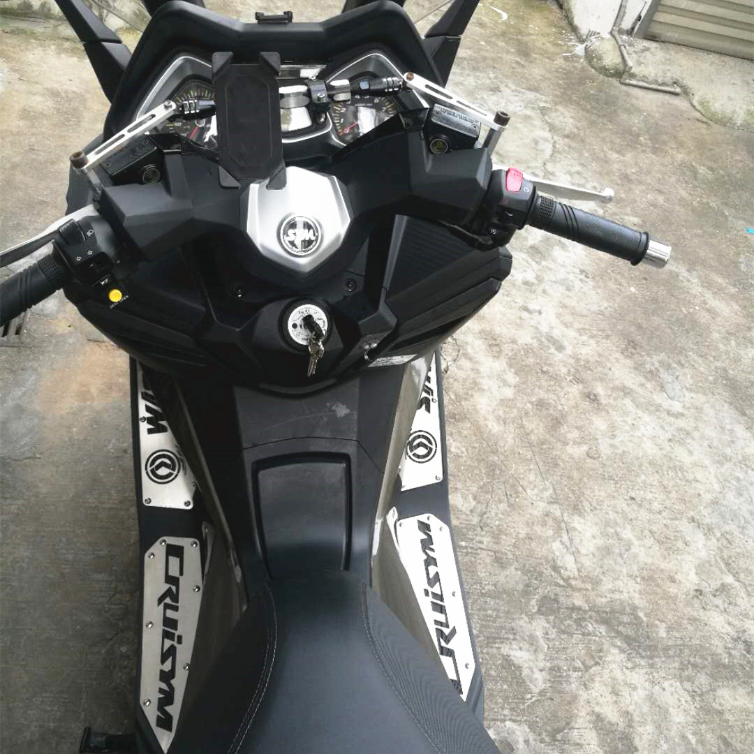 Suitable for Sanyang cruising 300 modified foot non-slip foot pad stainless steel foot pad Stainless steel pedal side support pad