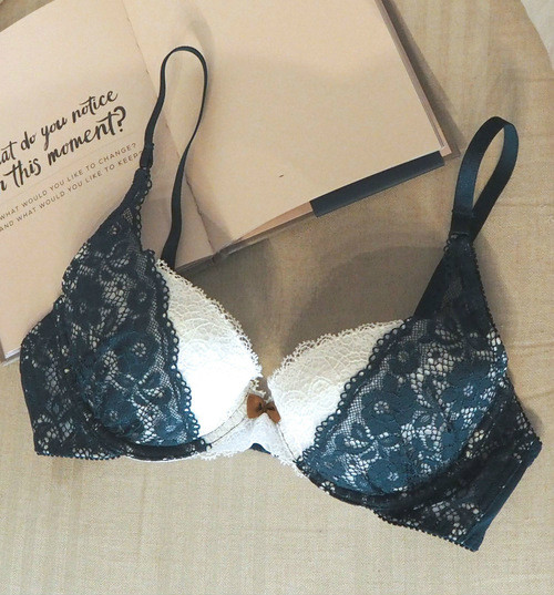 Japanese mainland China Goethe Good to see A by amphi lace pink lingerie bra 020