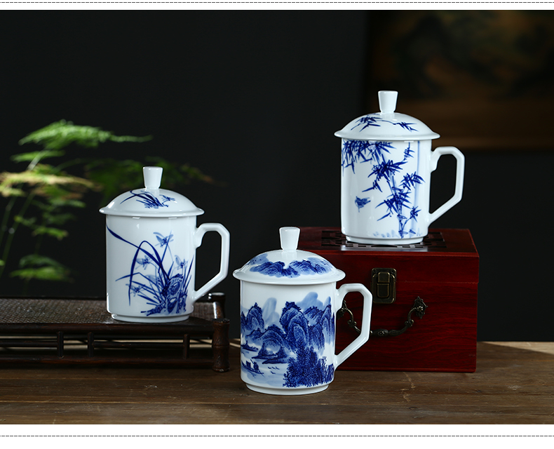 Jingdezhen ceramic cups with cover double anti hot tea cup hand - made of blue and white porcelain cup boss office glass cup