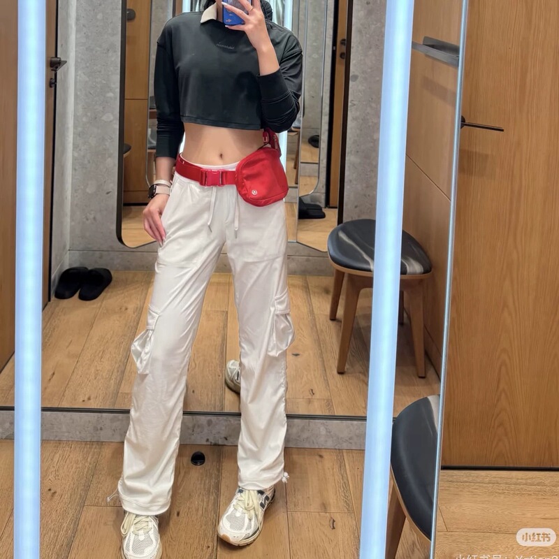 Lululemon Dance Studio Relaxed-Fit Mid-Rise Cargo Work Pants Are Now Available in China Lululemon Dance Studio Relaxed-Fit Mid-Rise Cargo Work Pants Are Now Available in China