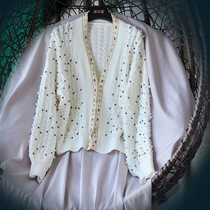 Beauty turned over the light luxury celebrity knitted cardigan 20 Autumn new heavy work nail bead short coat V collar stitching cardigan jacket