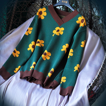 Too beautiful graphene technology fabric knitwear dark green daisy jacquard V-neck loose sweater 21 Spring New
