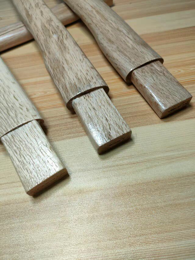 什么样的青冈木斧柄更适合户外徒步？