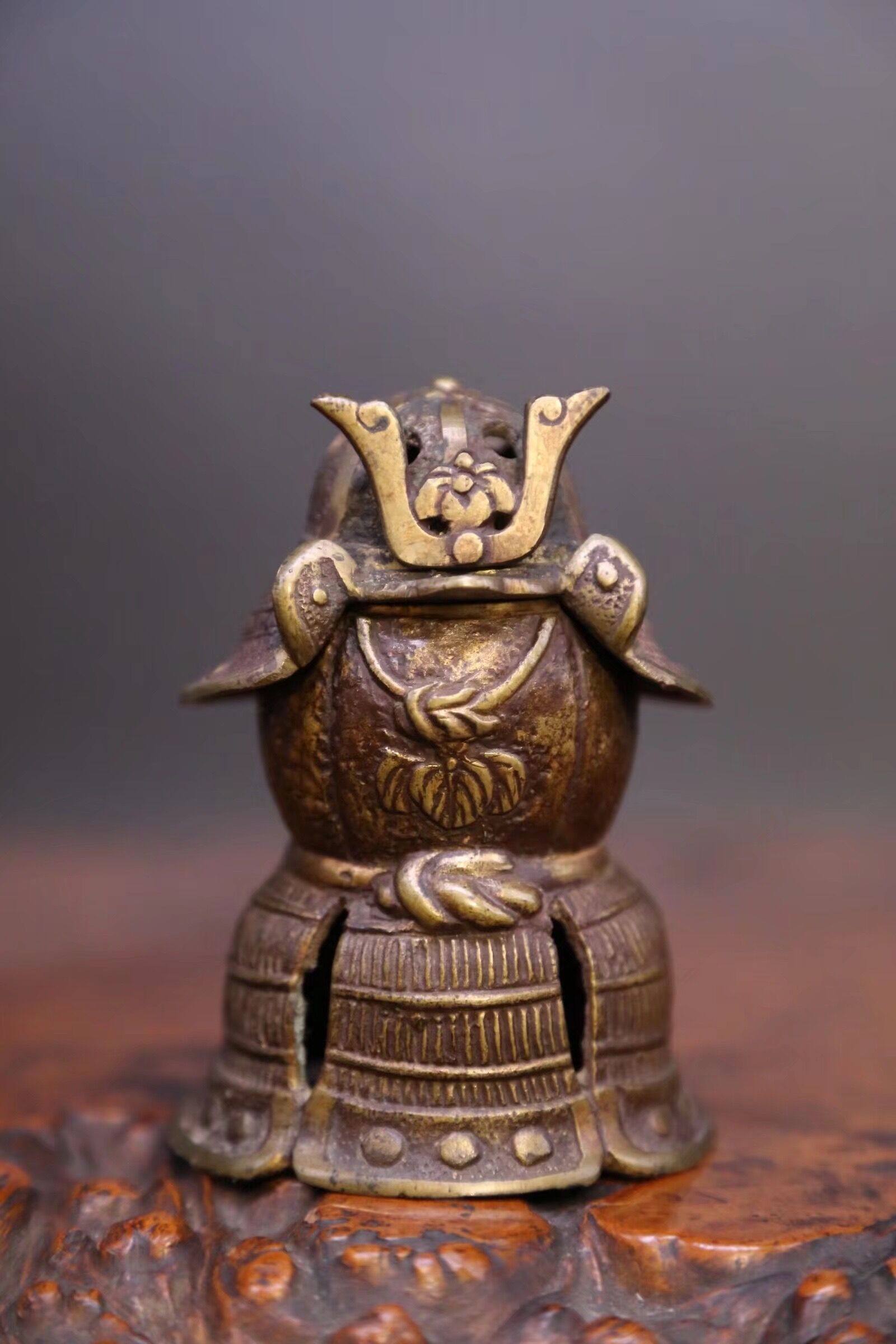 日本古董铜香炉《铜制，铠甲型香炉》日本香道具，甲冑型铠兜香炉