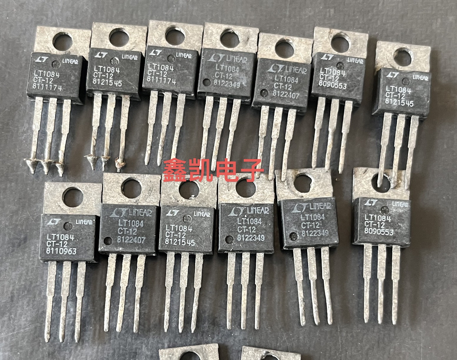 LT1084CT-12 цена единицы измерения 6 юаней импортированный оригинальный линейный регулятор напряжения ic 12V с выходом 5A TO-220 Изображение 1