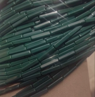 Темно -зеленый фарфор