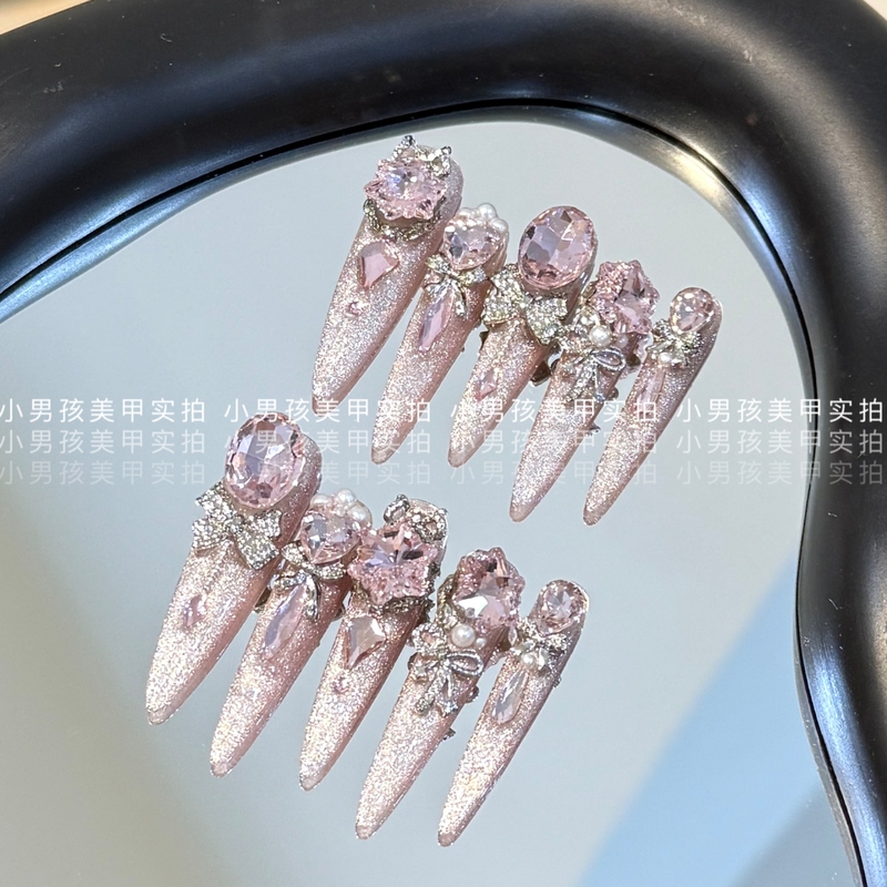Little Boy's Handmade Press-On Nails, Detachable Patches, Pink Cat Eye, Luxurious Sparkling Pigeon Egg Large Rhinestones Little Boy's Handmade Press-On Nails, Detachable Patches, Pink Cat Eye, Luxurious Sparkling Pigeon Egg Large Rhinestones