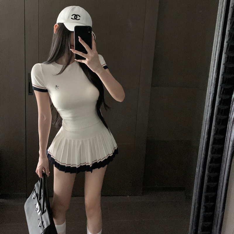 Age-Reducing White Knitted Short-Sleeved Top, Pleated Skirt, Fashionable Suit for Women, Summer Sports Tennis Wear, Golf Outdoor