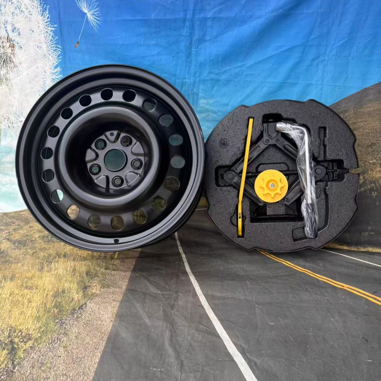 Suitable for Emgrand Geometry C spare tire wheel rim maple leaf