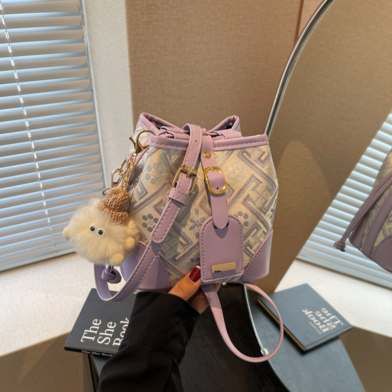 2026 New Style New Chinese Fashion Simple Crossbody Women's Bag Large Capacity Drawstring Handbag Bucket Bag National Style Shoulder Bag