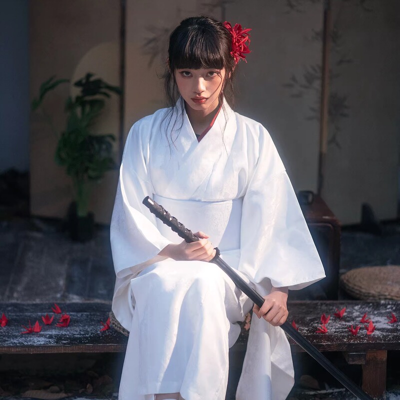 Yamano and Color Pure White Kimono Traditional Two-Piece Style Photo Cosplay Kill Bill Liu Yuling Yamano and Color Pure White Kimono Traditional Two-Piece Style Photo Cosplay Kill Bill Liu Yuling