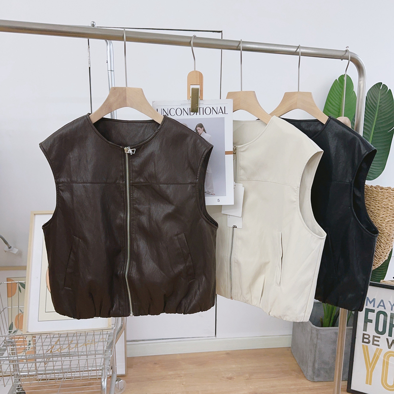 Pu Vest for Women, Short Style, 2026 Spring and Autumn New Model, Zip-Up Sleeveless Leather Jacket, High-Waisted Trendy Outerwear