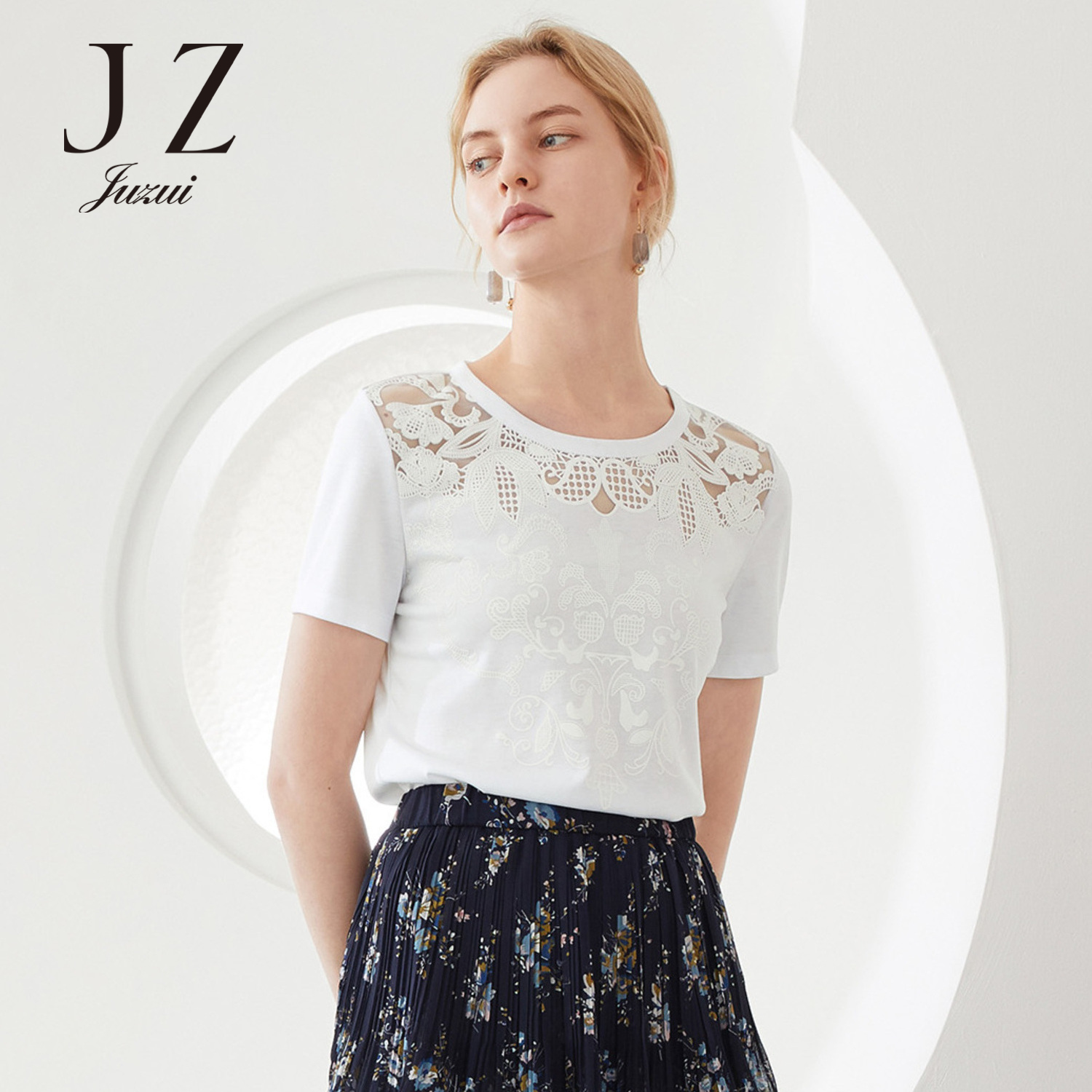 JUZUI Jiuzi official flagship store 2020 Summer new this white lace hollow out offset fashion women's top