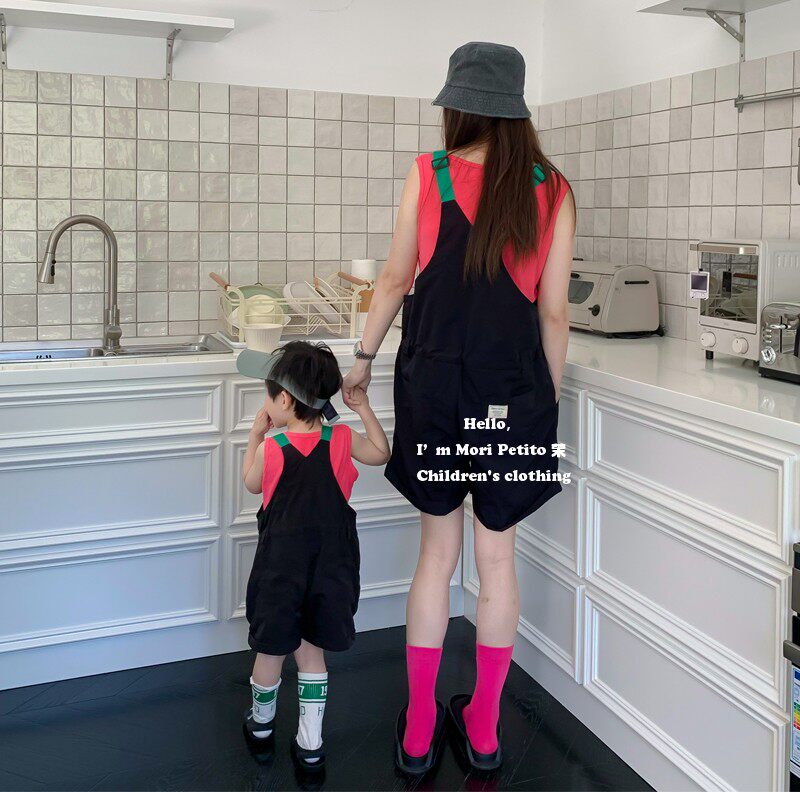 Not the same pro-loading baby sleeveless vest asymmetrical male girl braces shorts suit one-piece pants mother-son dress-Taobao