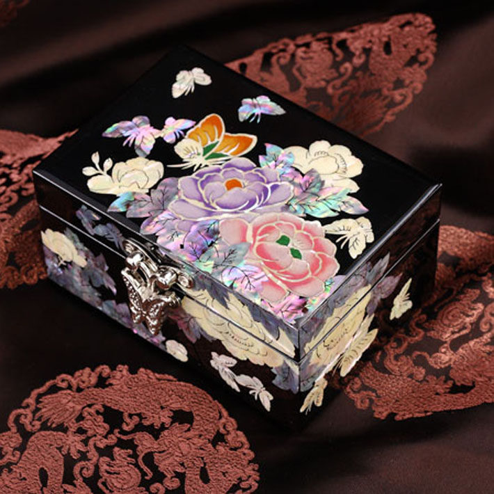 (Jinbei legend) Snail Platinum Lacquer's first accessories box Little Princess European-style wooden containing box Valentine's Day gift customization