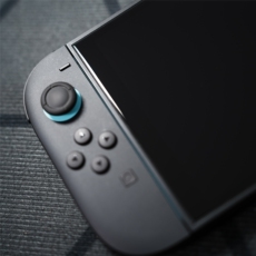 switch钢化膜 fy适用于switch2【定制大弧边】全透明玻璃钢化膜【除尘定位框】