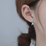 Небольшие дизайнерские серьги, серебро 925 пробы, лунный камень, тренд сезона, изысканный стиль, яркий броский стиль