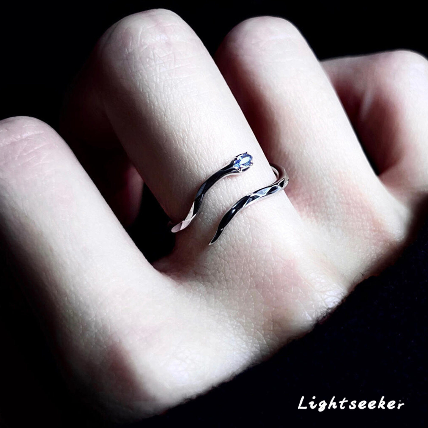 Кольцо-змея Spirit Snake Kiss Ring регулируемый размер