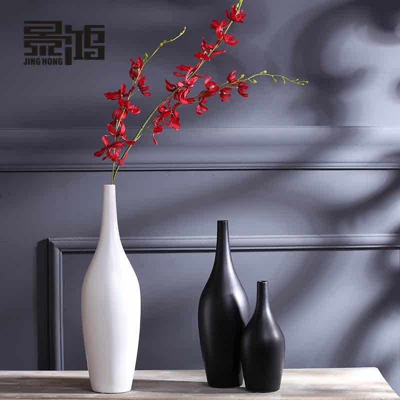 ����ڰ��մɻ�ƿ�ڼ�