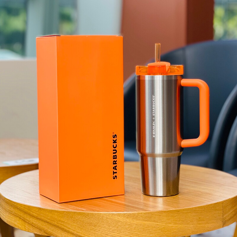 Starbucks 26 Year of the Horse Junchui Xingcheng Flashing Silver Stanley Ice King Car-Mounted Giant Stainless Steel Straw Cup
