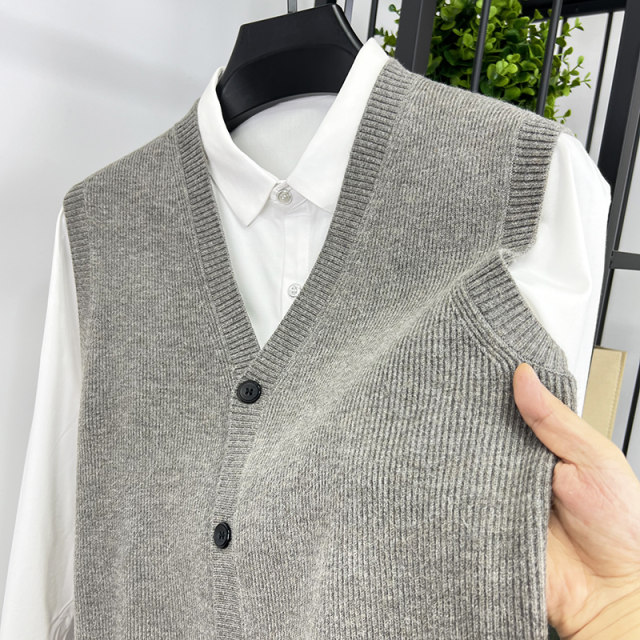 Sweater men's vest vest vest vest vest button spring and autumn trend