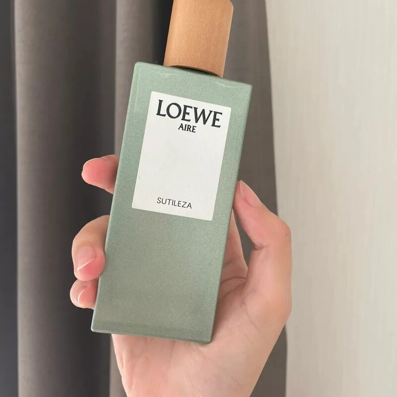 After the Morning Dawn, We Had a Lingering Encounter. 001 Male and Female Couple's Intense and Subtle Miracle Daylight Black Waltz Perfume Sample
