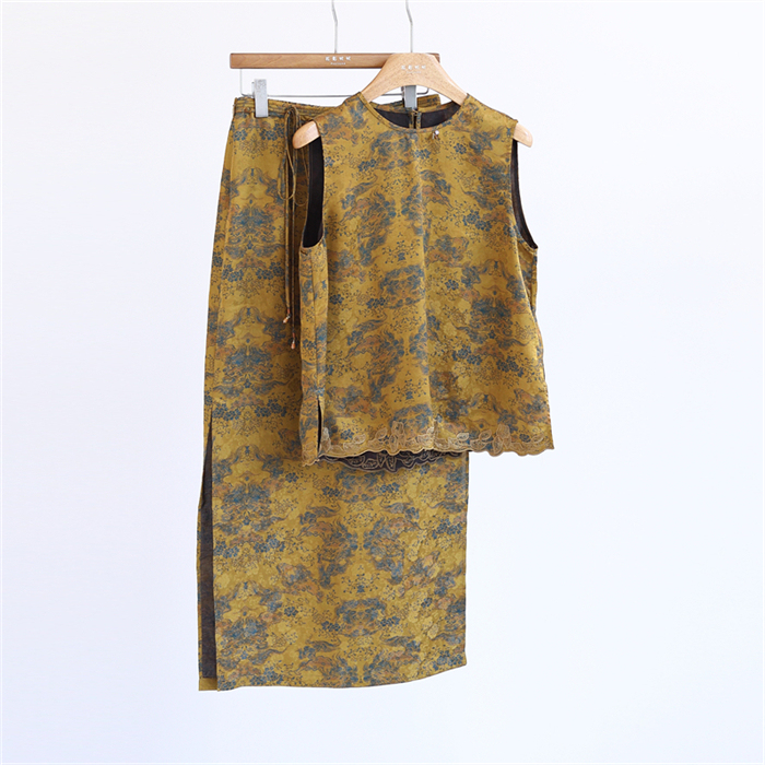 Old-Style Jacquard Silk Xiangyun Yarn New Chinese-Style Suit for Women, Embroidered Vest Top, High-Waisted Slit Skirt Y60814 Old-Style Jacquard Silk Xiangyun Yarn New Chinese-Style Suit for Women, Embroidered Vest Top, High-Waisted Slit Skirt Y60814