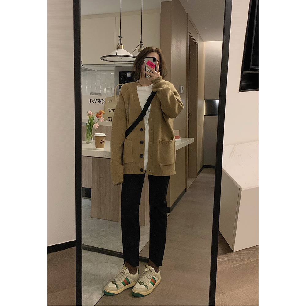 Veee 2 colors are good-looking lazy classic pocket V-neck sweater knitted cardigan slim solid color warm jacket for women