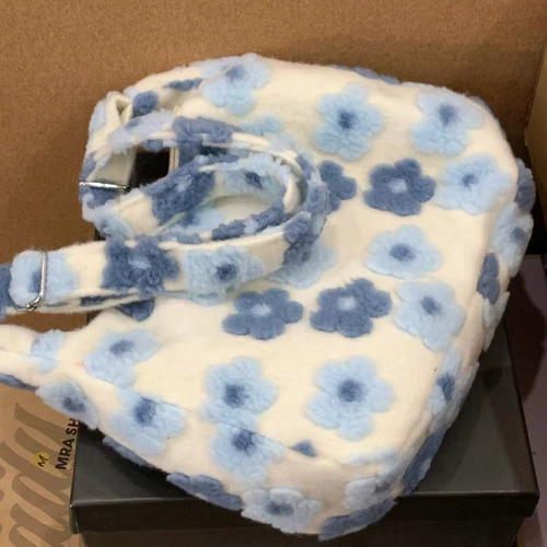 Вместительная и большая универсальная зимняя сумка на одно плечо