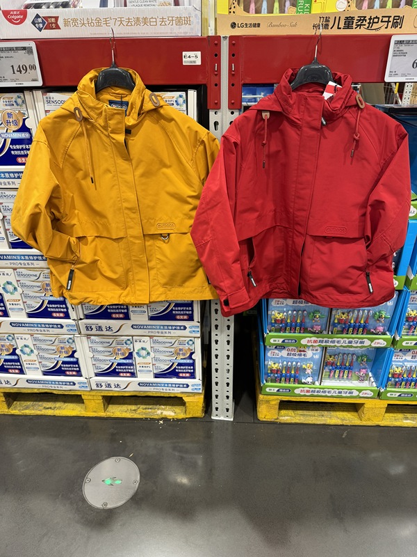 Sam's Purchasing Agent for Outdoor European-Style Women's Windproof Jackets, Same Style as Liu Yifei and Huang Yimei, Without Lining