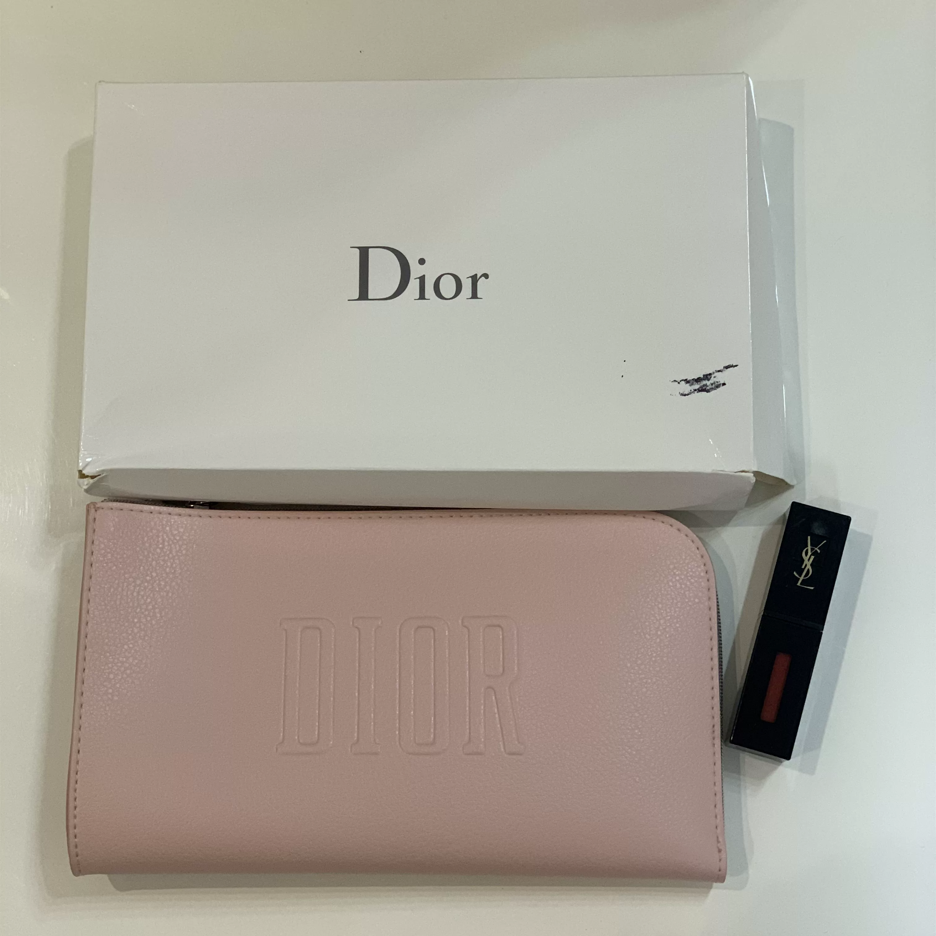 Страна сейчас Луо Идио Burberry Armani Amani Clarinus Lancome и другие бренды косметичек