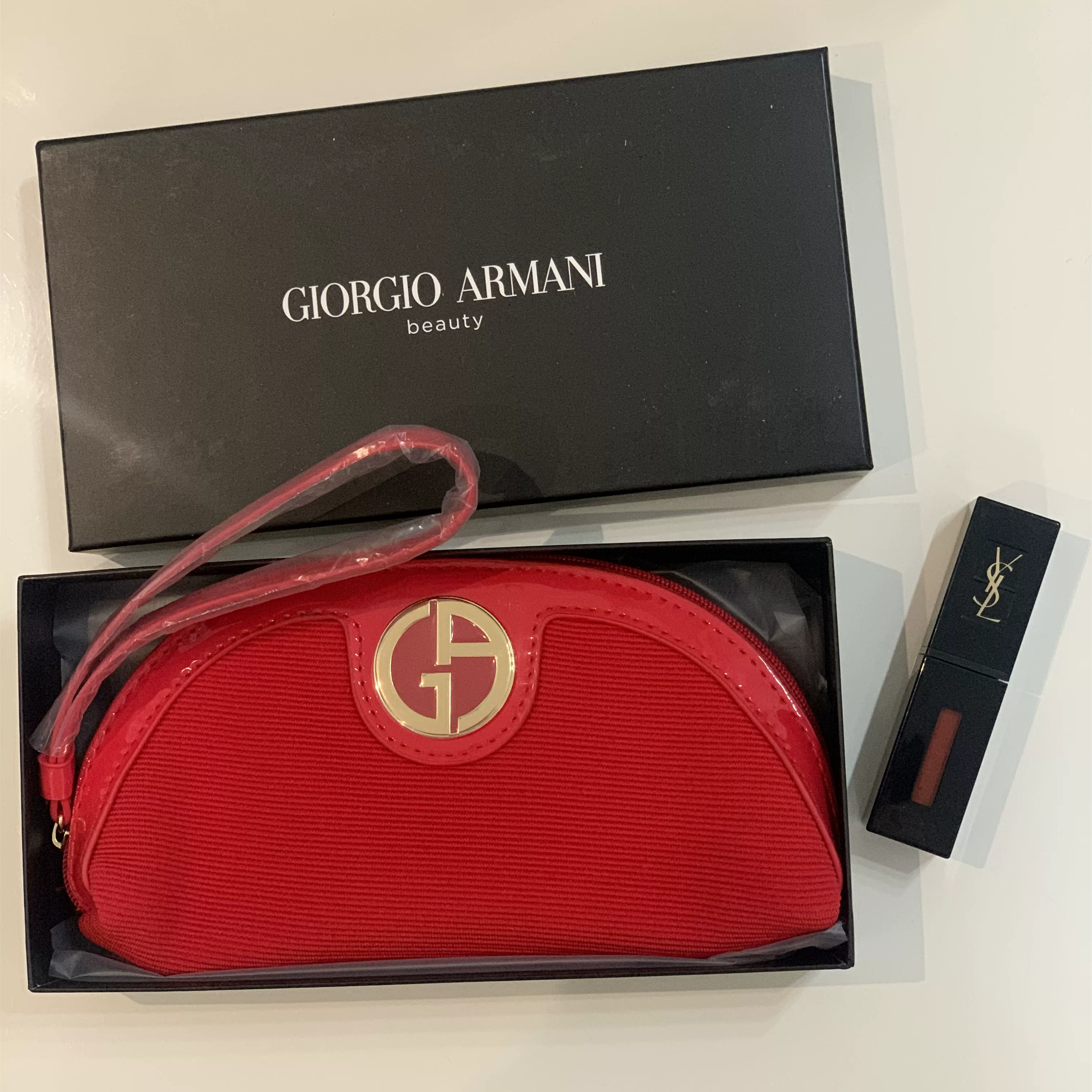Страна сейчас Луо Идио Burberry Armani Amani Clarinus Lancome и другие бренды косметичек