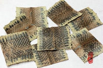 More than 4 pounds of black snake skin single piece of snake skin below the middle section Jinghu skin Jinghu skin material musical instrument accessories