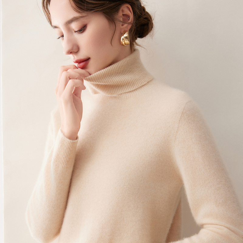 High-End Autumn and Winter Clothing, High-Necked Woolen Sweater for Women, Loose-Fitting, Elegant Base Layer Sweater, Warm Long-Sleeved Top High-End Autumn and Winter Clothing, High-Necked Woolen Sweater for Women, Loose-Fitting, Elegant Base Layer Sweater, Warm Long-Sleeved Top