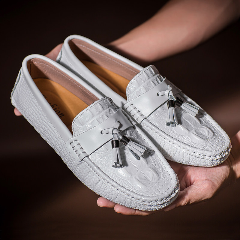 2022 new tassel beanie shoes men's leather British Korean version crocodile pattern winter casual men's shoes lazy trendy white