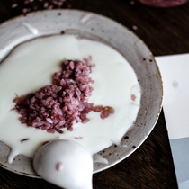 South time) purple Rice wine brewing glutinous rice dumplings sweet liquor blood glutinous rice month Yunnan Gujing water without sugar is not high Sweet