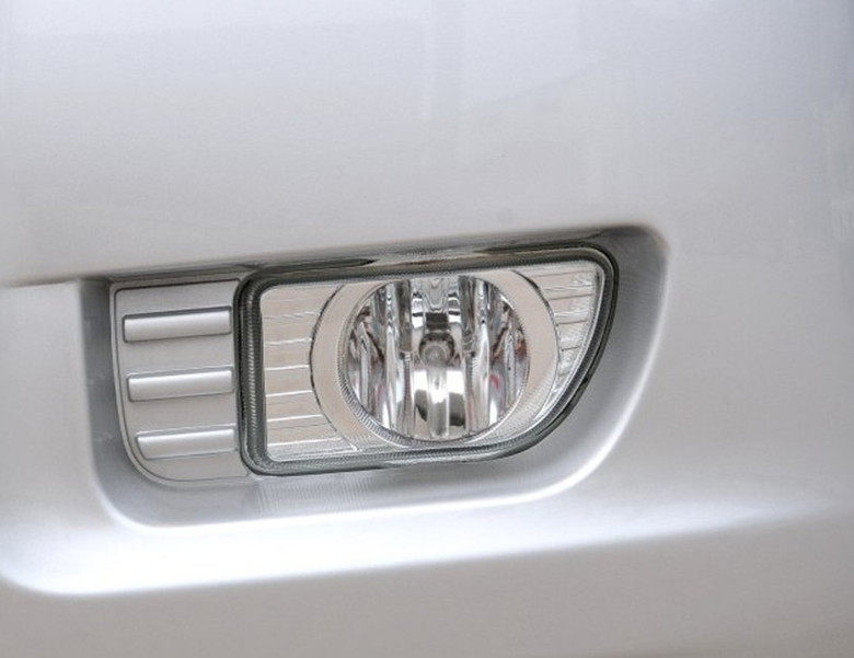 Suitable for Beijing Weiwang 306 front fog lamp front fog lamp assembly anti - fog glass lamp accessories