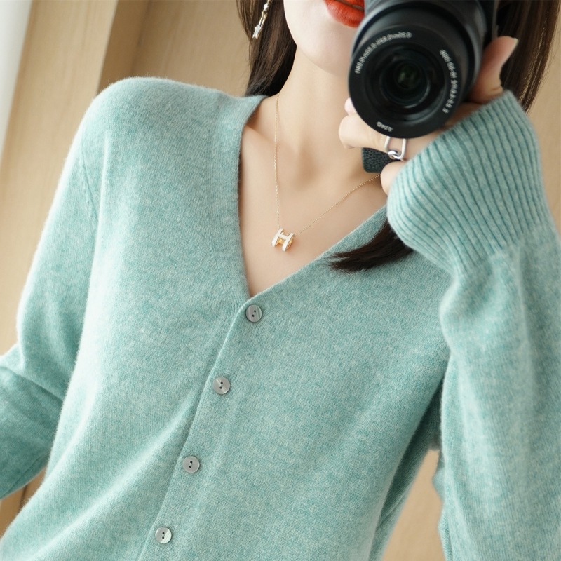 Special Offer Spring and Autumn Wool Cardigan for Women, Short Style, V-Neck, Thin, Loose Knit Long-Sleeve Sweater, Korean Style Sweater Jacket Special Offer Spring and Autumn Wool Cardigan for Women, Short Style, V-Neck, Thin, Loose Knit Long-Sleeve Sweater, Korean Style Sweater Jacket