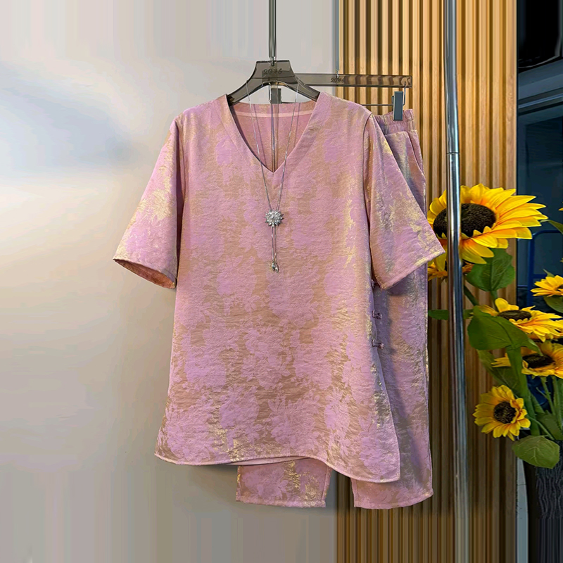 Plus-Size Women's Retro-Style Floral Two-Piece Set with a V-Neck Short-Sleeve Top and Elastic Waist Pants