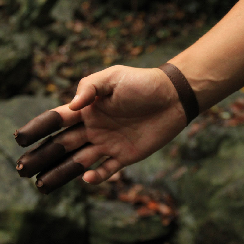 Three-finger vegetable tanned leather cowhide traditional competitive beauty hunting recurve bow finger gloves outdoor archery equipment Mediterranean