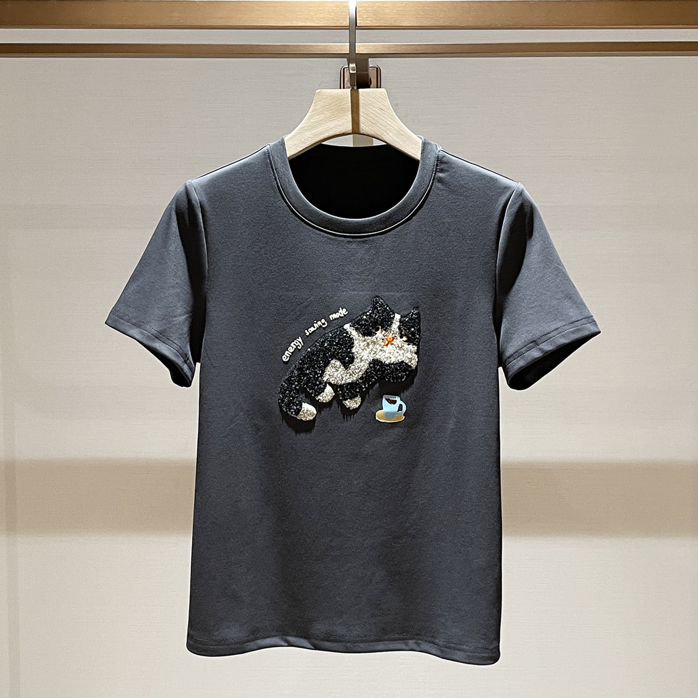 カートゥーンスタイルのヘビースパンコール猫刺繍Tシャツ（女性用）、2026年夏新作スリムフィットグレー半袖トップス
