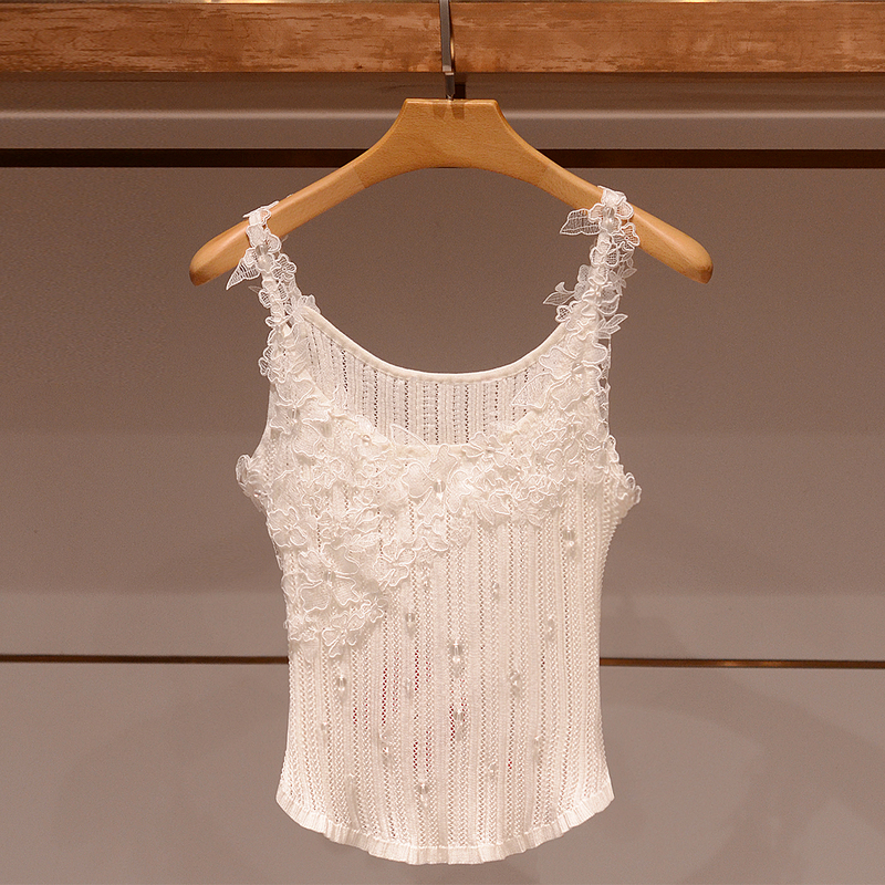 Light Luxury Niche Design White Top for Women Summer 2025 New Lace Splicing Knitted Vest Outerwear Camisole
