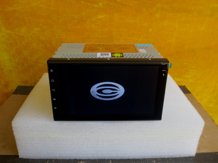 Capacitive screen Android quad-core Gio Fortune 100 300 500 special car navigator one-piece intelligent machine